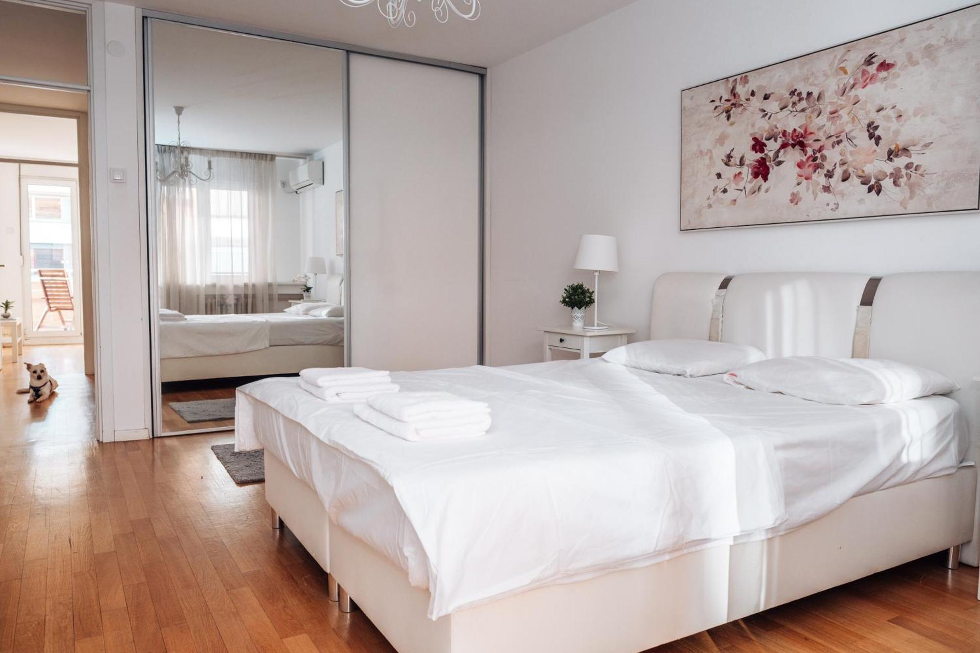 Crown Central Three Bedroom Apartment Belgrád Kültér fotó