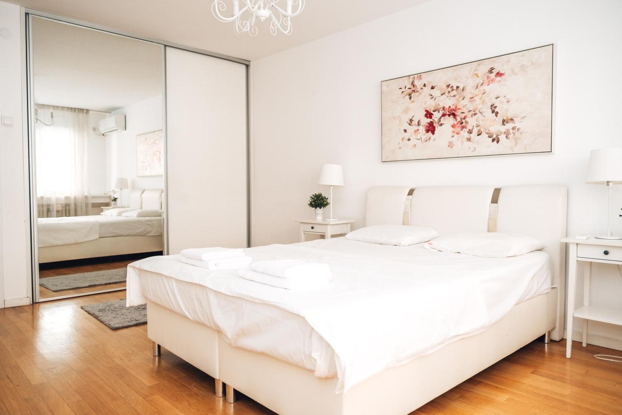 Crown Central Three Bedroom Apartment Belgrád Kültér fotó