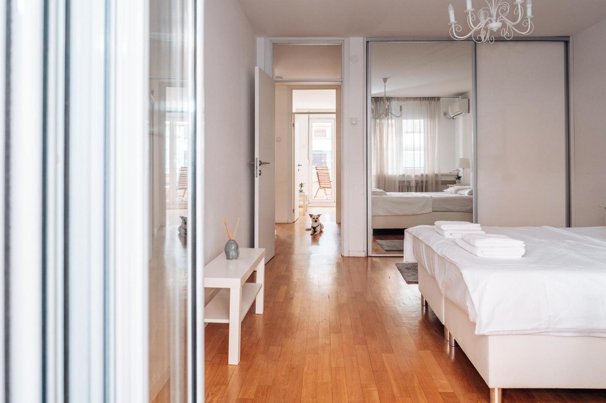 Crown Central Three Bedroom Apartment Belgrád Kültér fotó