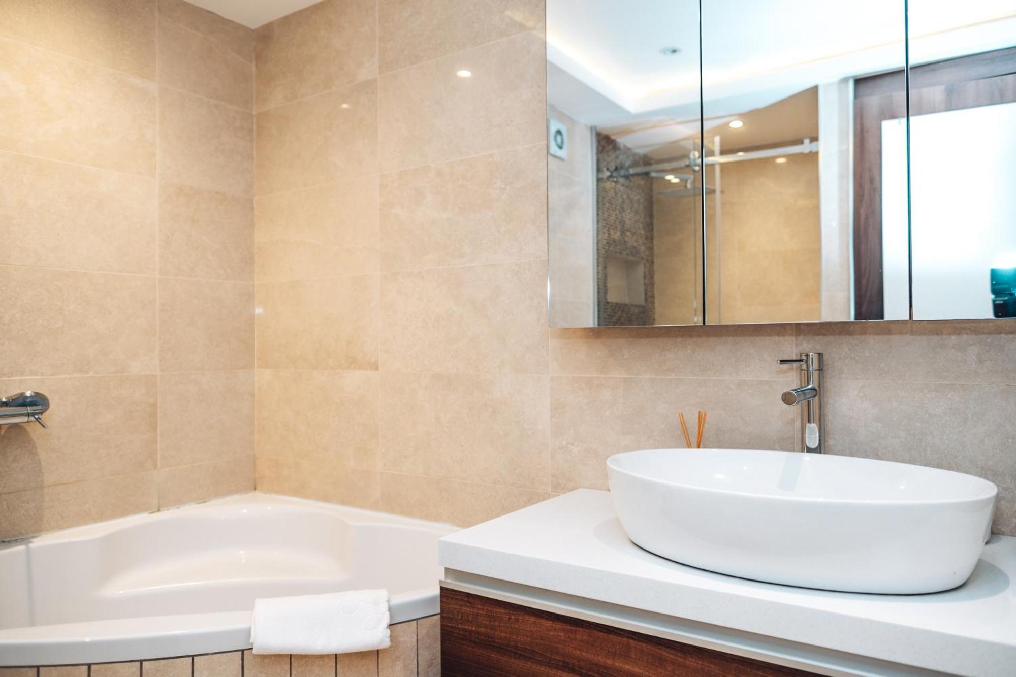 Crown Central Three Bedroom Apartment Belgrád Kültér fotó
